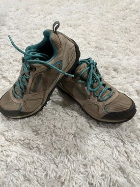 Columbia Women's Tan Hiking Shoes with Teal Accents